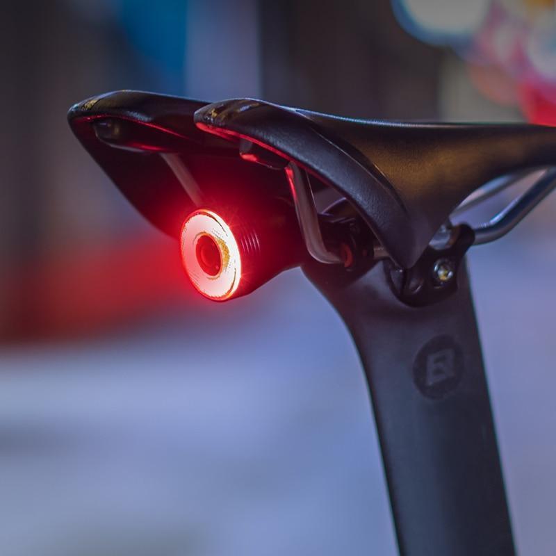 Fuegos traseros LED con sensor de freno inteligente — Ideal para trayectos urbanos y deportivos
