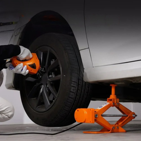 Cric Auto Electric Multifuncțional – Eficiență, Siguranță și Simplitate