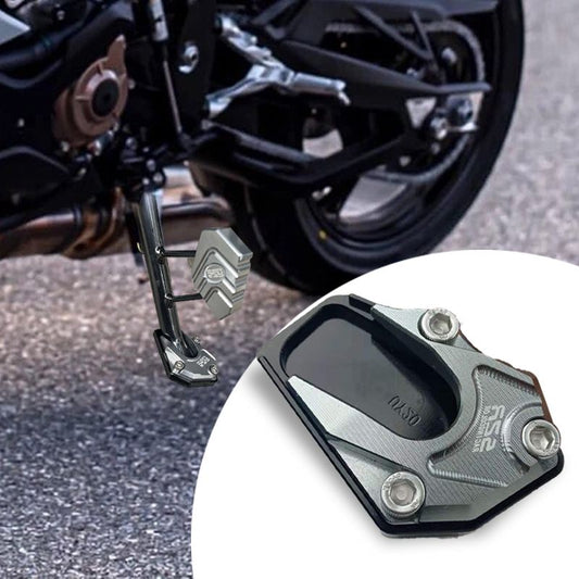 Stojan na motocykly a koloběžky — stabilní a praktický 