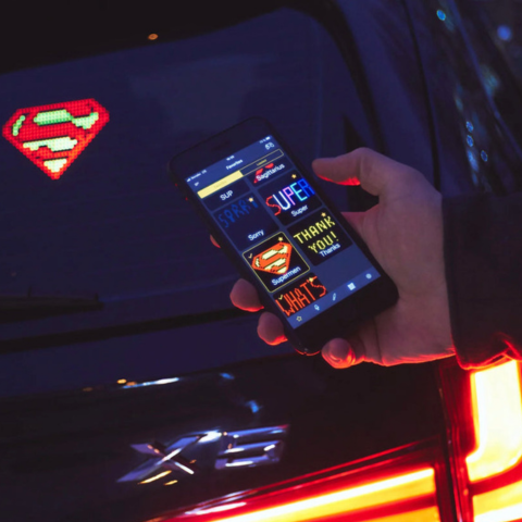 LED Emoji Animált Tábla Autóhoz — Modern és Interaktív Stílus 