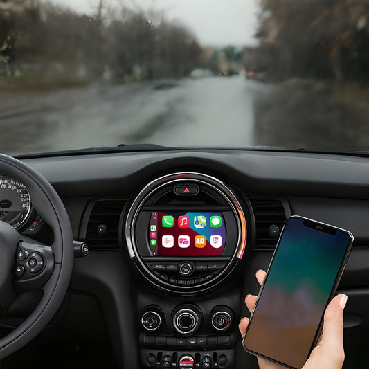 Multimedia-järjestelmä Auto – Langaton Yhteys Ja Ääniohjaus 